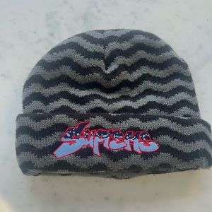 SUPREME BEANIE